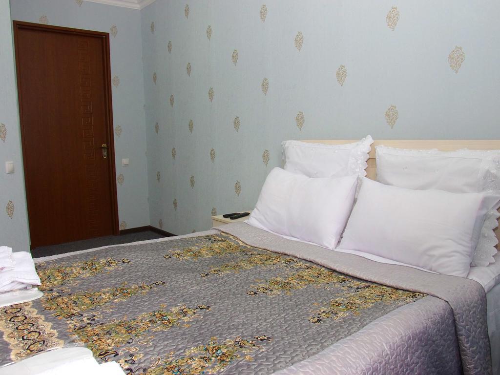 King Edward Hotel Tbiliszi Szoba fotó